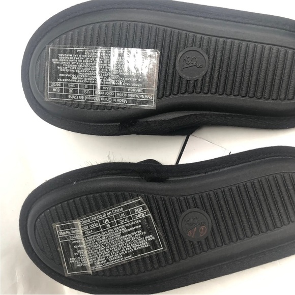 New Victoria’s Secret Pom Pom Slippers Small Soft Plush Black - Picture 4 of 10